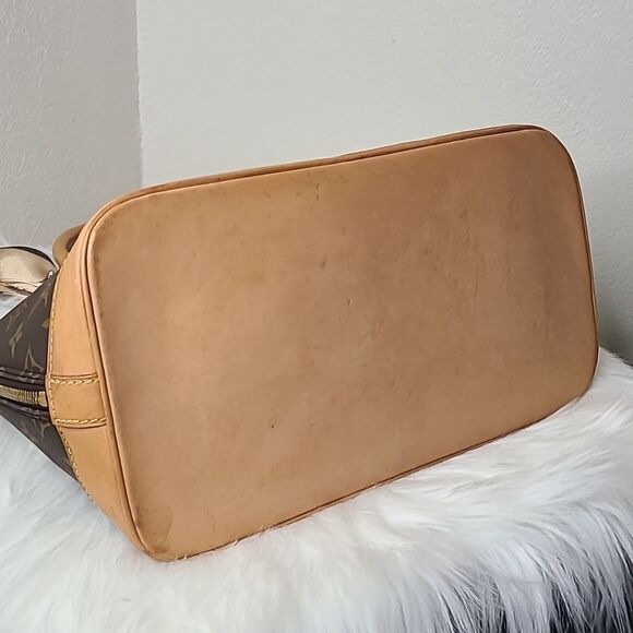 💯Authentic Louis Vuitton Alma Handbag🍀 - Picture 3 of 16